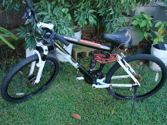 GENESIS 26” FULL SUSPENSION 21 SPEED V2100 MOUNTAIN BIKE