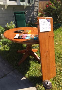 48” round dining table with 14” leaf