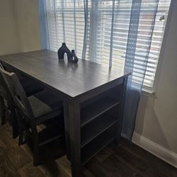 Ashley Furniture Dinning Room Table & Chair Set