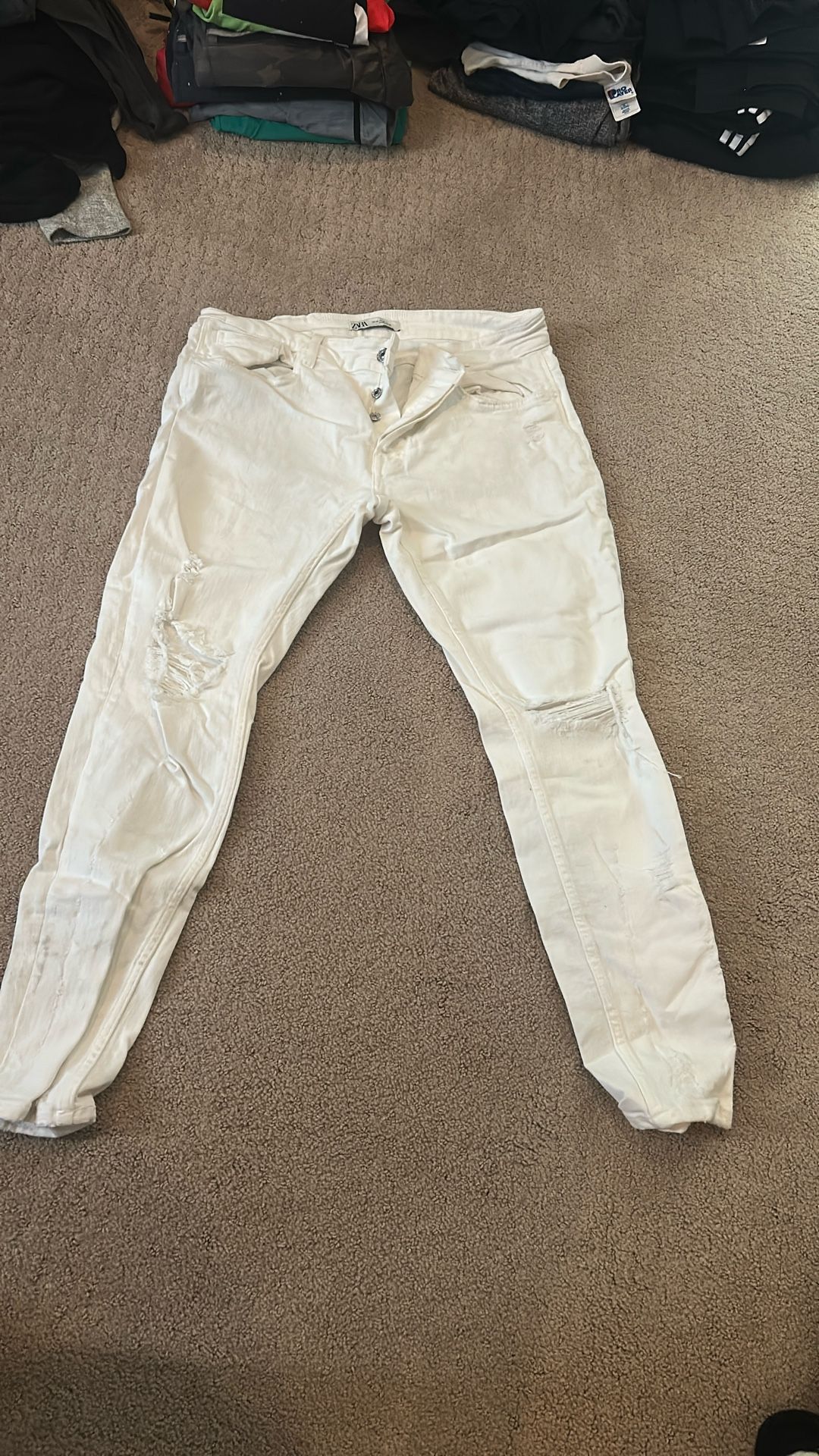 White skinny Jeans