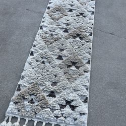 Lovely Raised Pattern Shag Runner Rug (2’3”x6’)