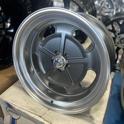 22x10.5.   22x9 American Racing Wheels. Gun Metal 