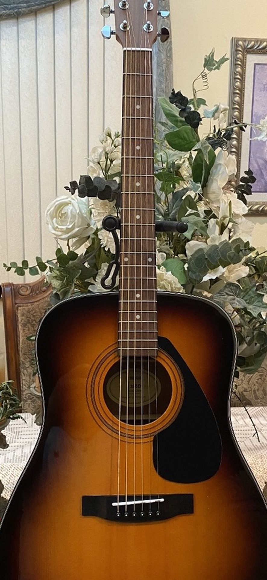 sunburst yamaha acoustic guitar