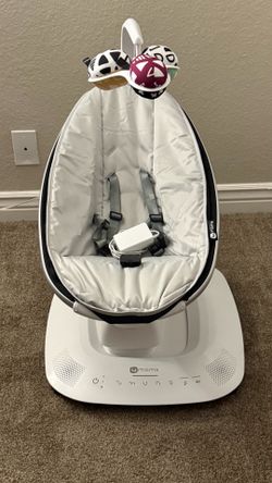 4moms MamaRoo baby swing