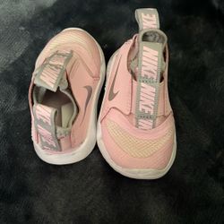 nike pink shoes