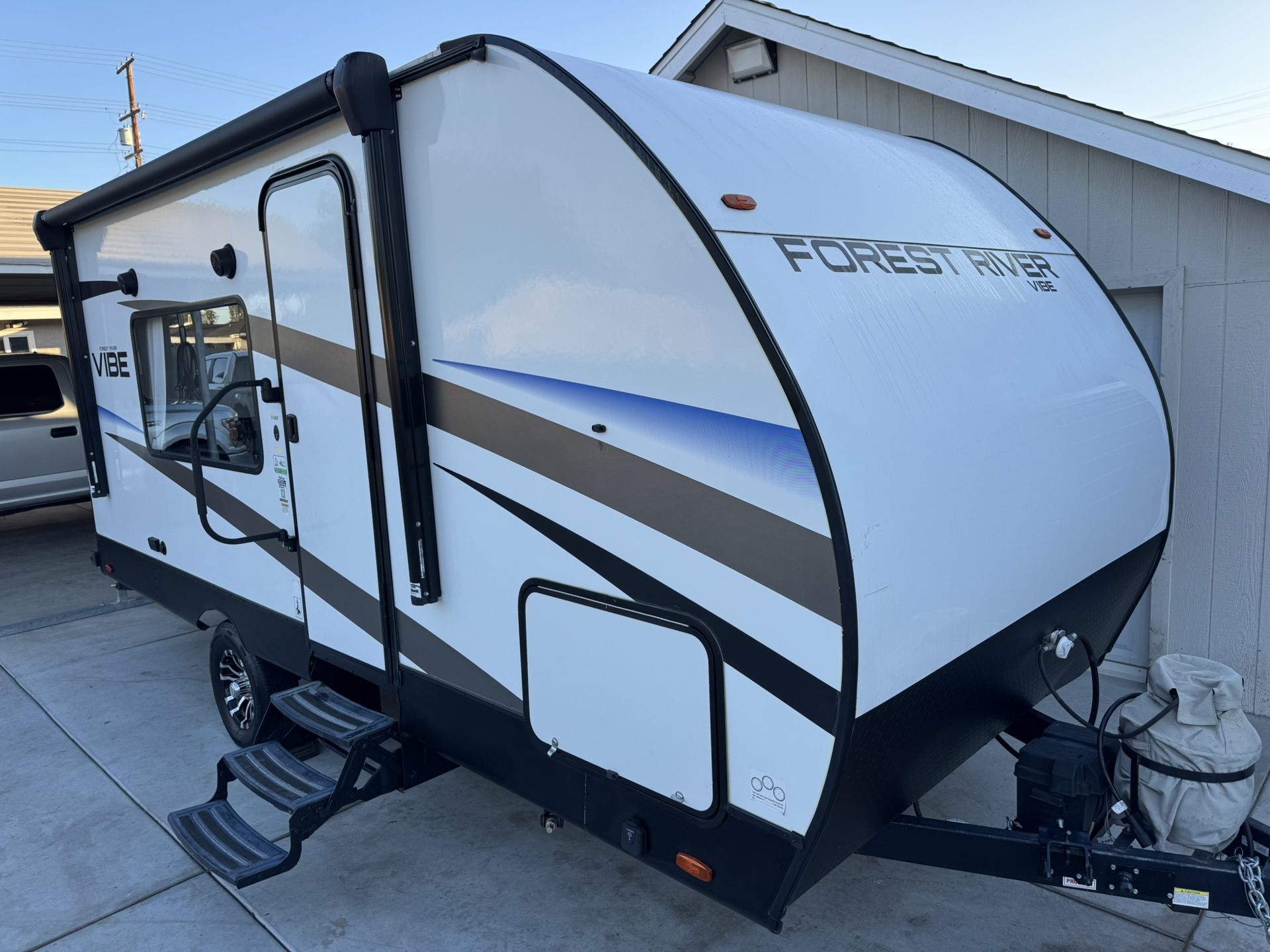 2022 Forest River Vibe T16RB new !
