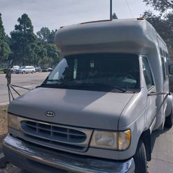 Travelling Music Lounge (Solid '97 Ford V10)