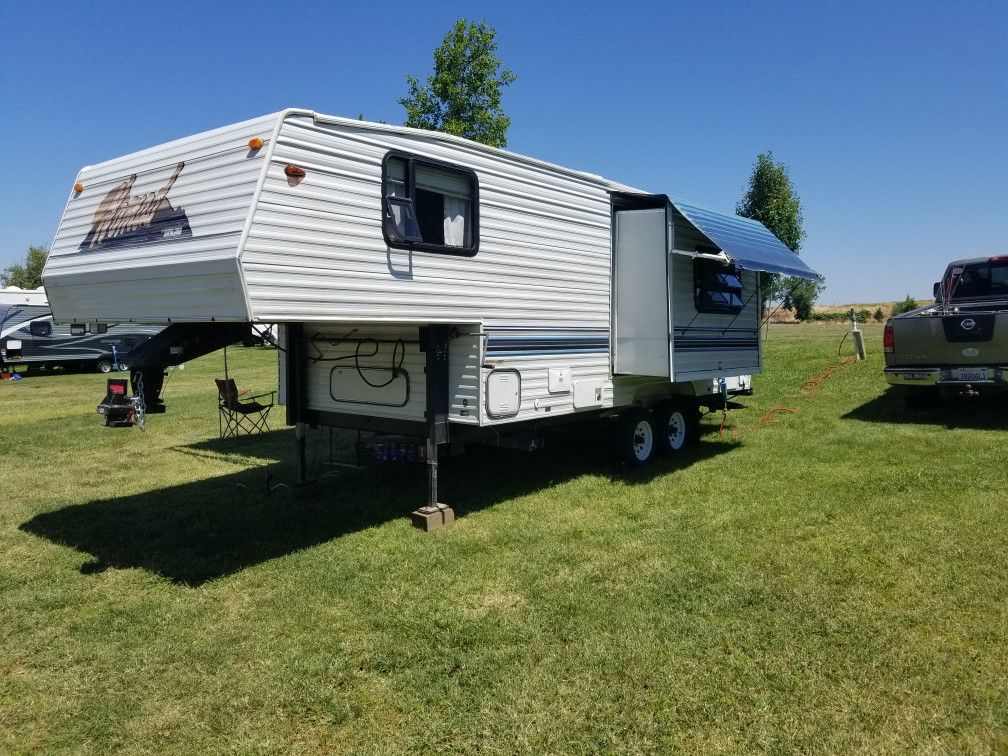 Nissan Titan Truck & 5th wheel combo for Sale in Sacramento, CA OfferUp