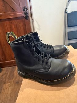 Doc Martens Size 9 kids