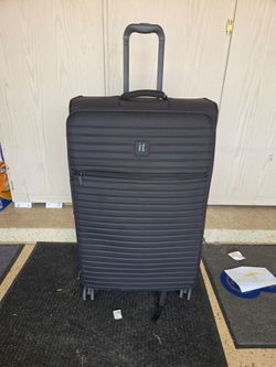 IT Luggage Large Soft-Shell Spinner Suitcase