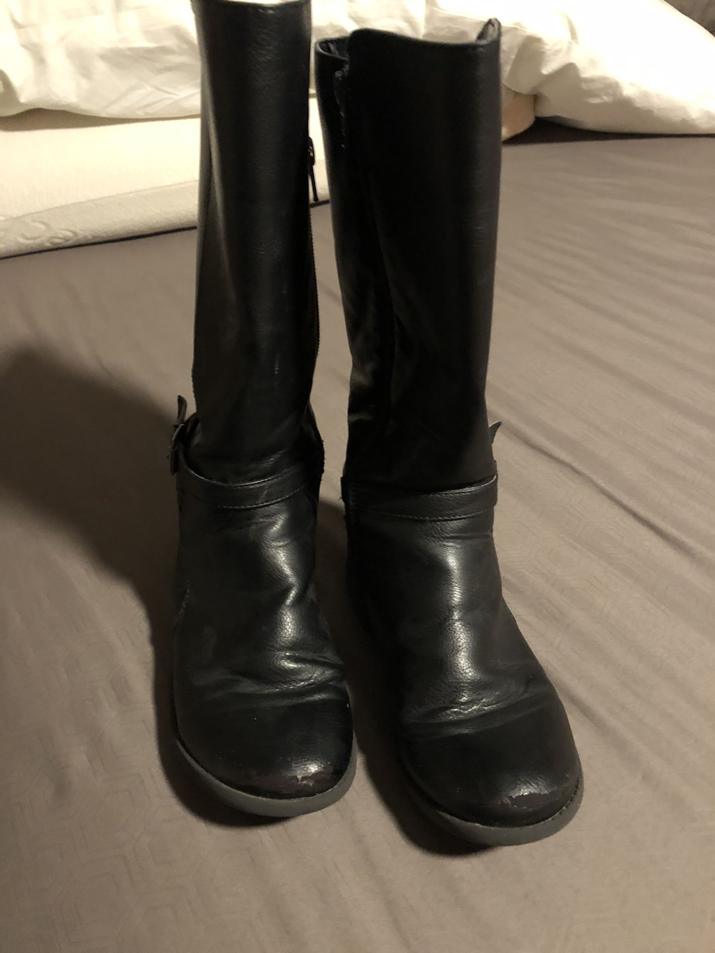 Girls children place boots size 2