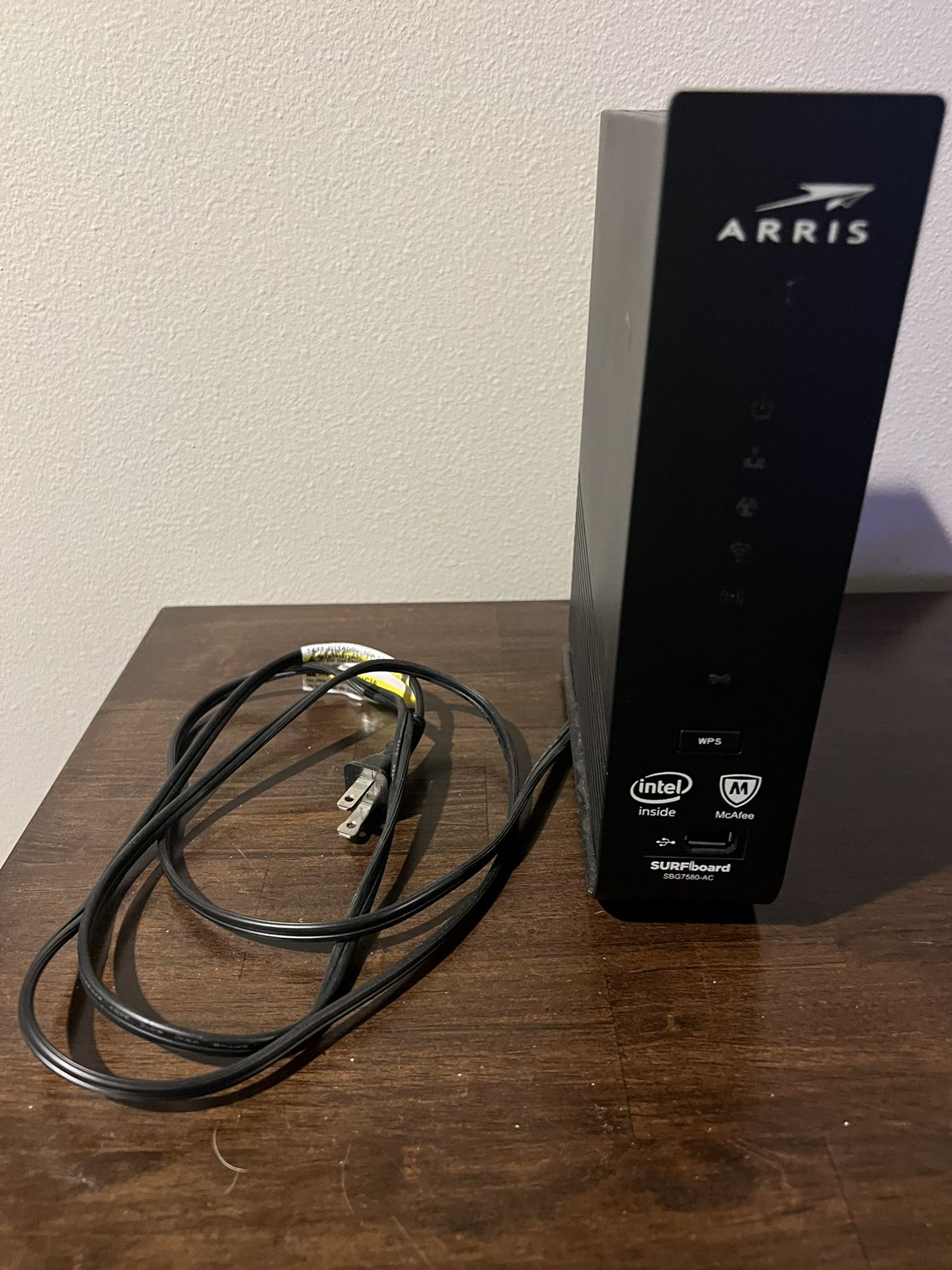 Arris Surfboard Cable Modem & Wi-Fi Router 