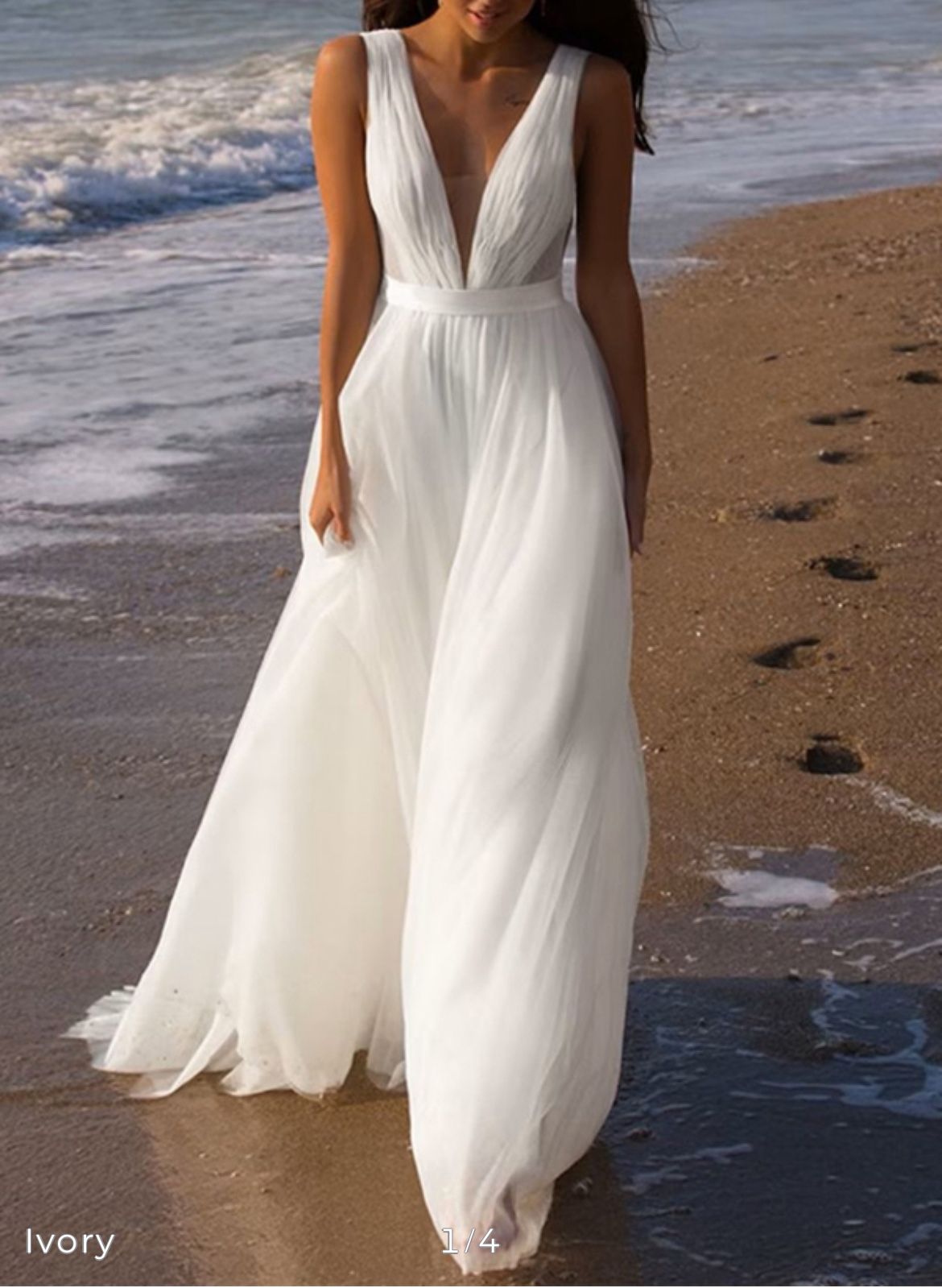 Beach Wedding dress. New. Size: Small.