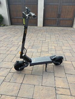 Ausom L2 Max Dual Motor E-Scooter