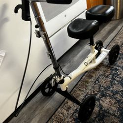 ROSCOE Medical Knee Scooter 