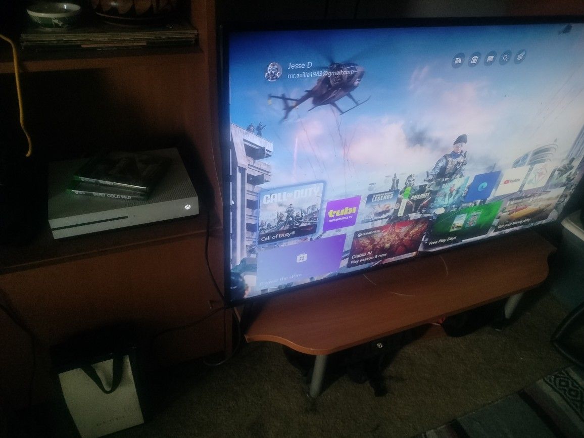 XBOX ONE 1TB + 2TB external drive