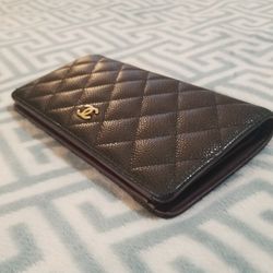 Chanel Yen Wallet: in Caviar Leather -Black