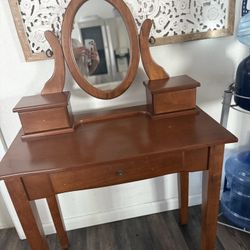 Make Up Vanity 
