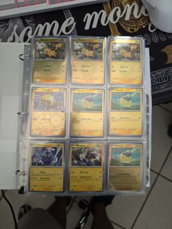 Pokemon cards holo/reverse holo 565 cards