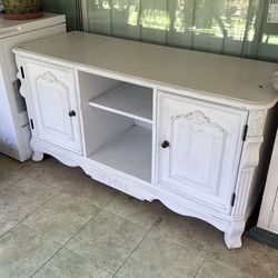 Shabby chic tv stand