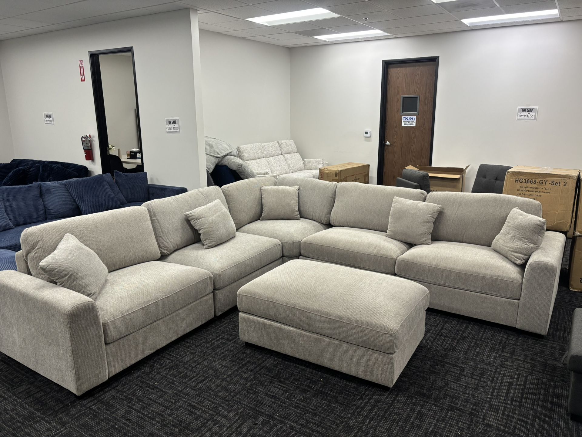 Brand New Large Light Gray L-shape Sectional 5-seat With Ottoman