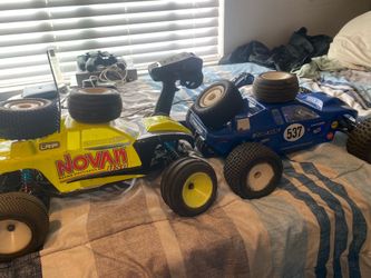 Team associated rc10T3 and rc10T4  1/10 scale trucks