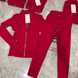 *BRAND NEW LULULEMON SET*
