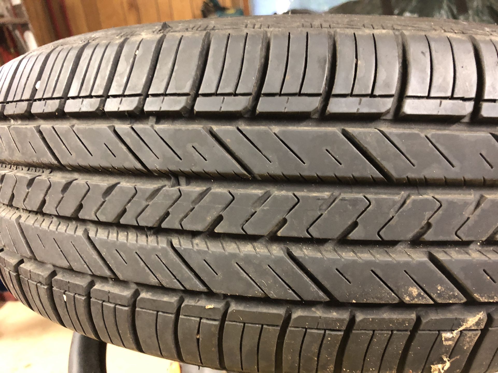 Goodyear Assurance Tire -Nearly New P195/65R/15