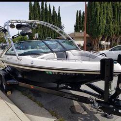 2007 Calabria Cal-Air Pro-VII wakeboard boat