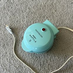 Nostalgia MyMini Waffle Maker – Aqua