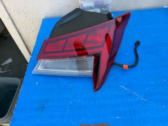 2021 - 2024 Hyundai Elantra LED w/ Halogen Tail Light Passenger Right