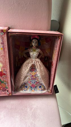 NWT! Barbie 2020 Dia de Muertos