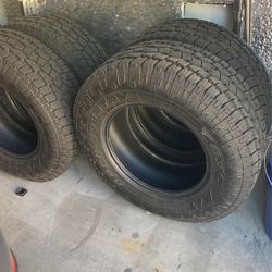 17 Inch Toyo A/T Open Country Tires 5x Like New