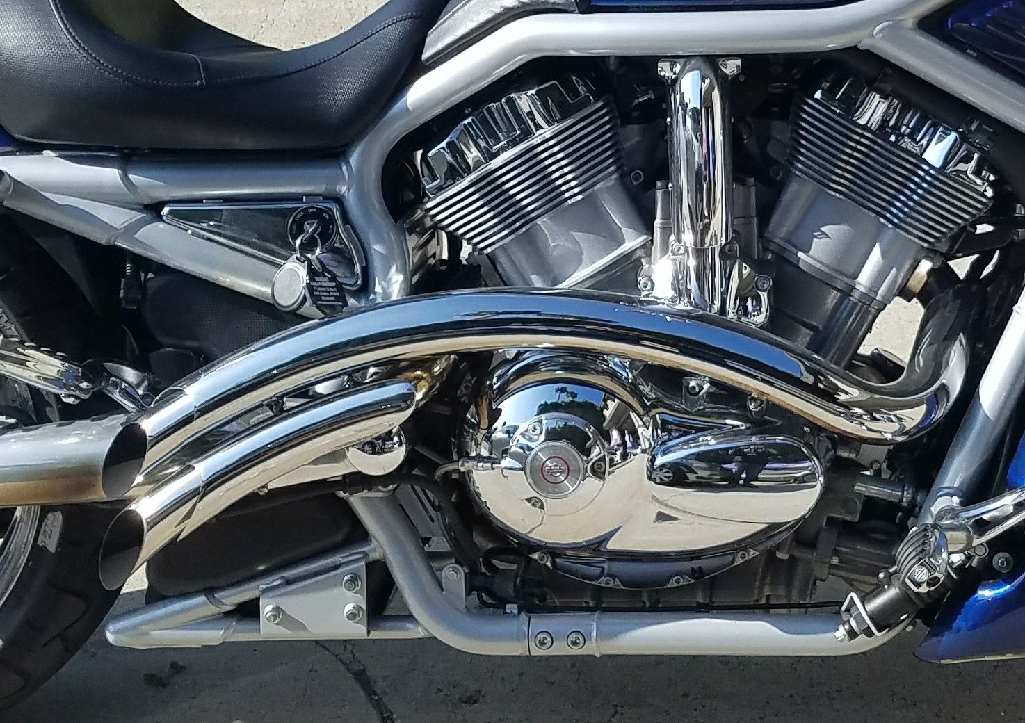 Harley Davidson V-Rod - Toxic Pipes Exhaust System