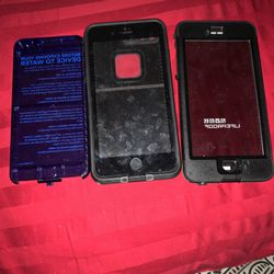 2 iPhone 8 Plus LifeProof Cases