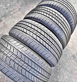 215/55/17 Michelin 📍📍 Vendo un set de llantas con 80% de vida las 4 📍🌟