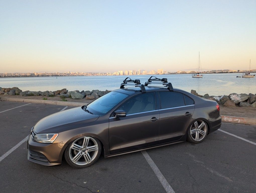 VW MK6/7 GTI Jetta Raceland Bags Over Coils Full Airride Setup.