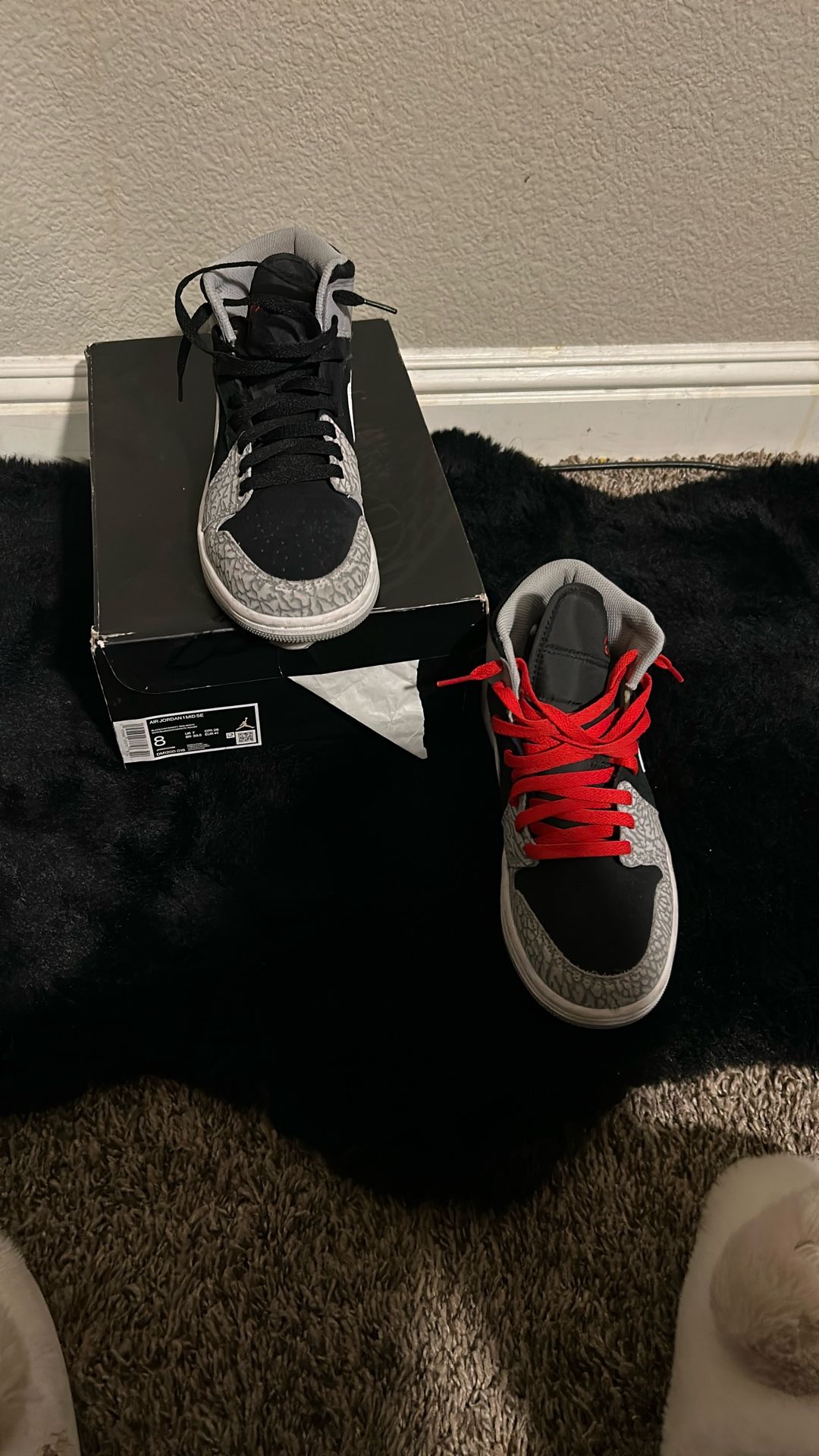 Jordan 1 Mids