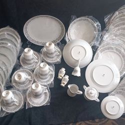 Celebrity Fine China Serving Set For 12 +
