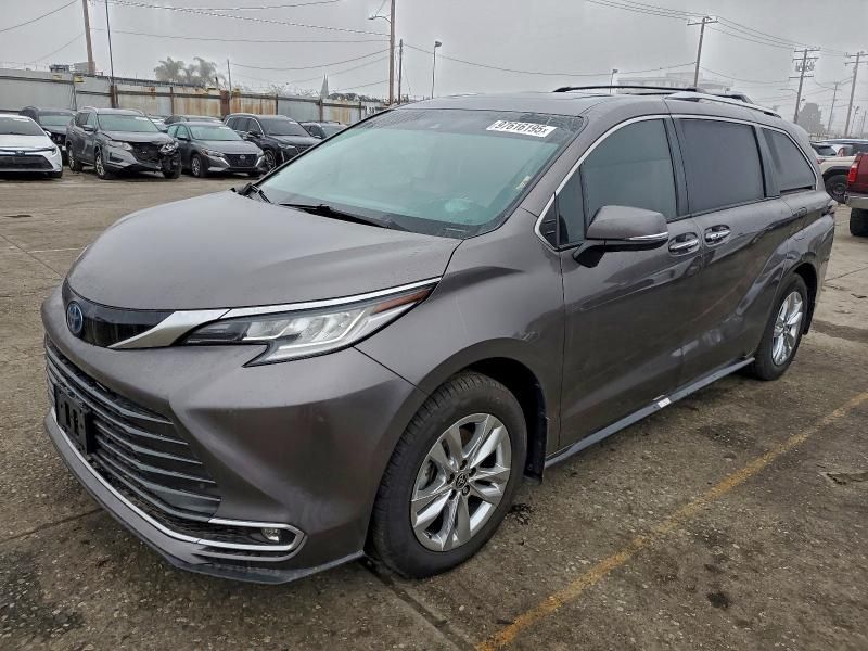 2023 Toyota Sienna