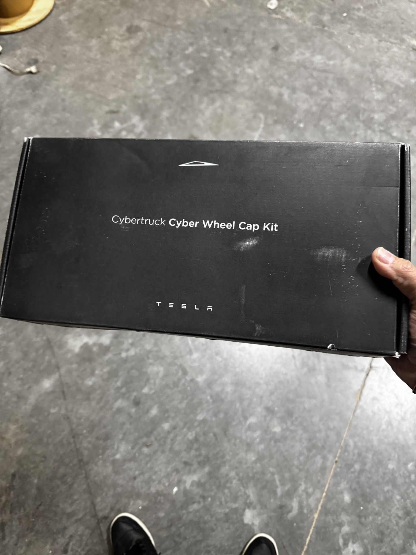 Tesla CyberTruck Center Caps