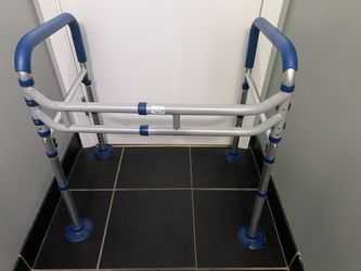 LOYODA toilet safety frame,   Foldable has suction cup feet&is adjustable height Pu SUNDAY 