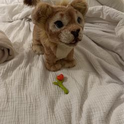 Simba Surreal Pet