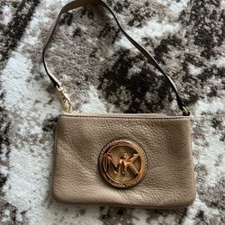 Michael Kors wristlet 