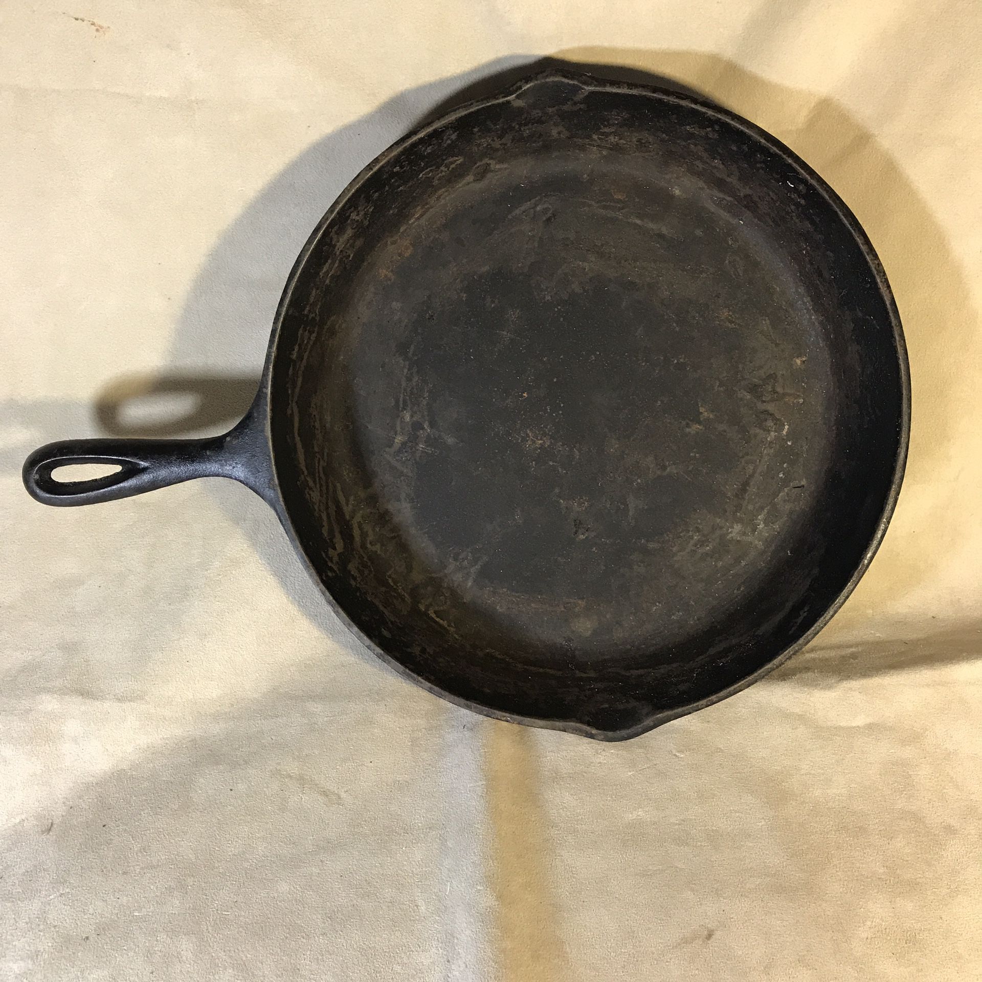 Vintage Cast Iron 12” #10 Skillet Made in USA