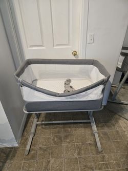 Baby Bed.  AMKE baby bassinet