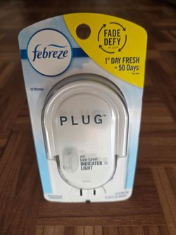 Alternating Scented Oil Warmer Electric Plug-In (New, Unopened)