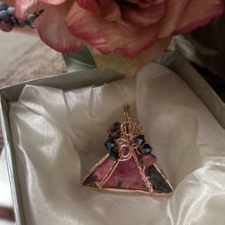 Gorgeous! Pink & Black Stone Pendant !!!