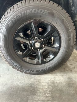 2020 Toyota 4Runner Stock Wheels & Tires - Excellent Condition  Set of 4 OEM Toyota 4Runner 17” wheels with Hankook tires