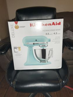 KitchenAid Mixer 4.5 Qts 4.3 Liters $200